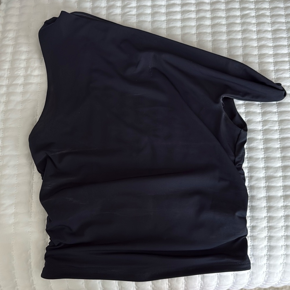 Garage one side off the shoulder top